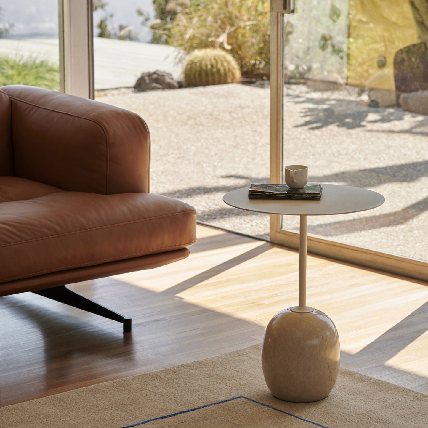 Inland Sofa AV23 - Skinn