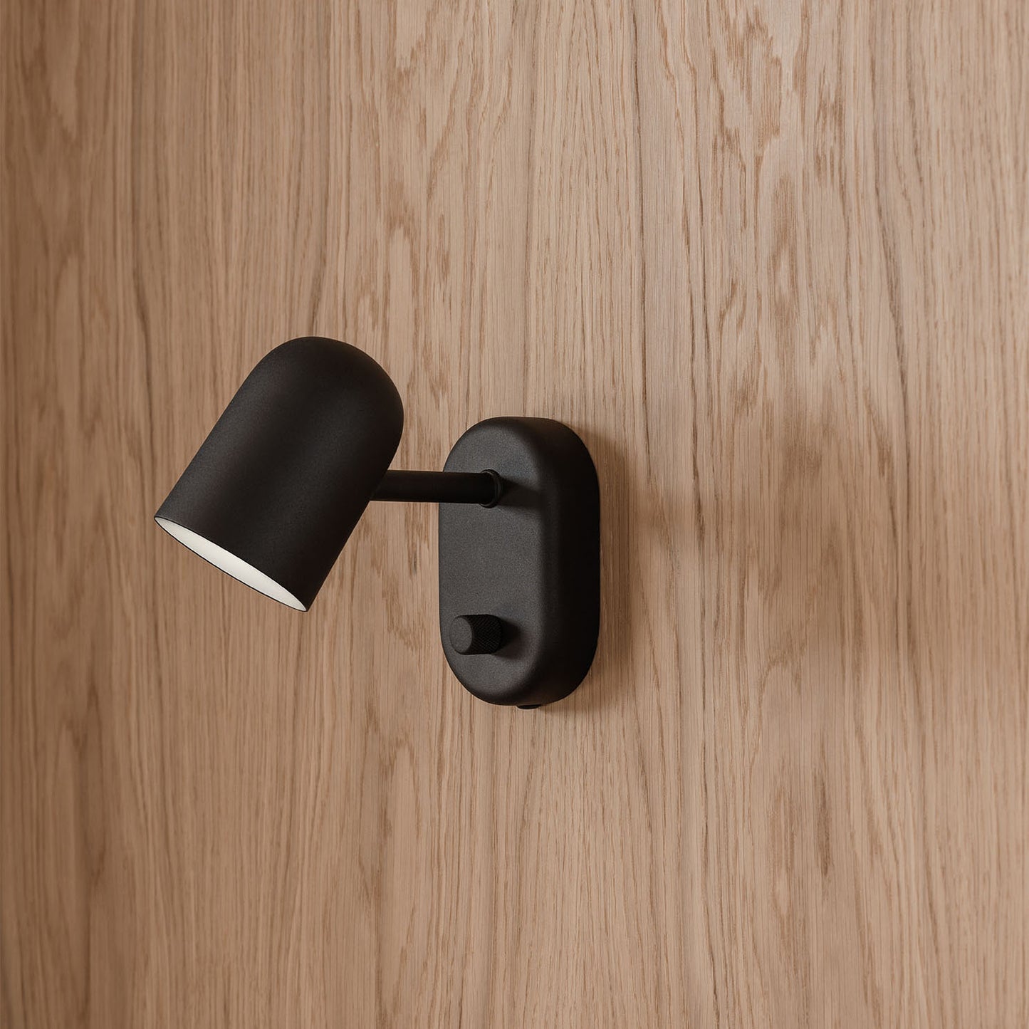 Buddy - Vegglampe - Sort