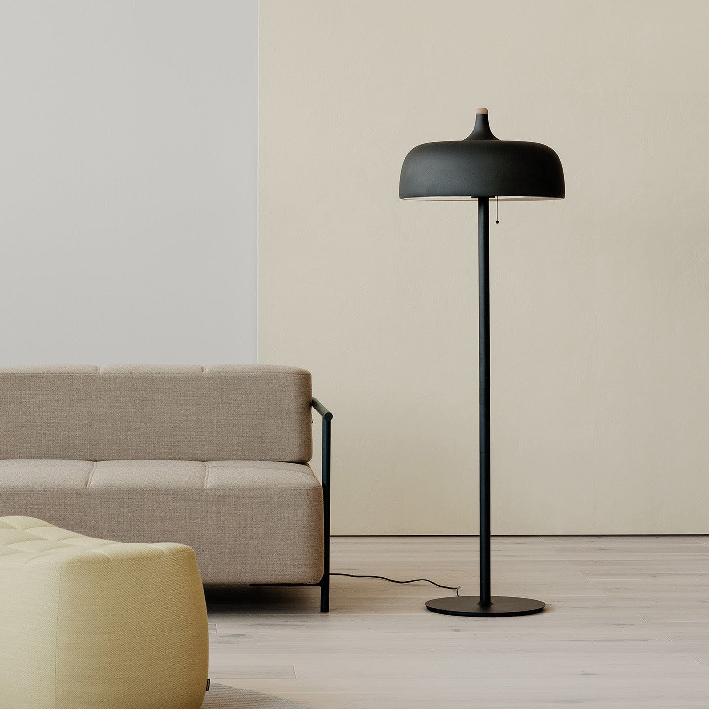 Acorn - Gulvlampe - Sort