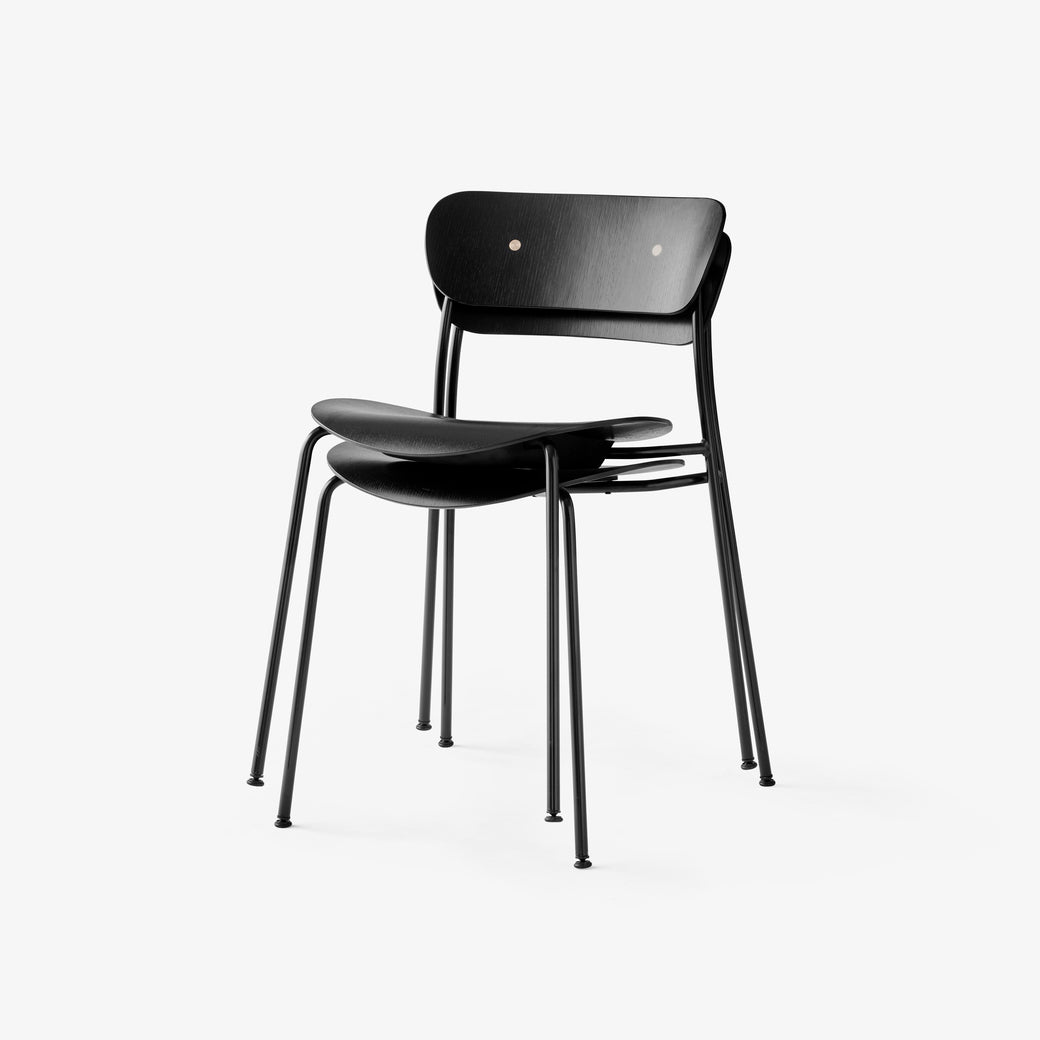 Pavilion AV1 - Sortlakkert eik